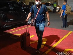 Penyidik KPK Bawa Koper dan Sejumlah Berkas dari OTT Bupati Cilacap