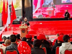 GNTI Jabar-DPC PDIP KBB Hangatkan Ramadan dengan Berbagi Parsel Lebaran