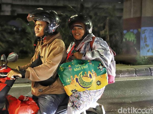 Pemudik Motor Mulai Melintas di Kalimalang, Lalu Lintas Masih Lengang