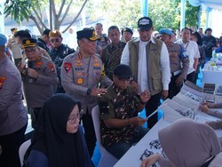 Polri Gelar Bakti Kesehatan untuk 3.000 Ojol hingga Buruh di Jakarta