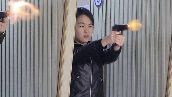 Putri Kim Jong Un Tampil Percaya Diri di Arena Tembak