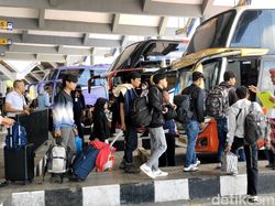 Video: Terminal Mengwi Mulai Dipadati Pemudik, Sehari Bisa Tembus 3.400 Orang