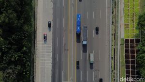 Sepekan Jelang Lebaran, Tol Cikampek Masih Lancar