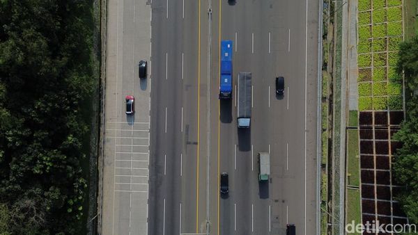 Sepekan Jelang Lebaran, Tol Cikampek Masih Lancar