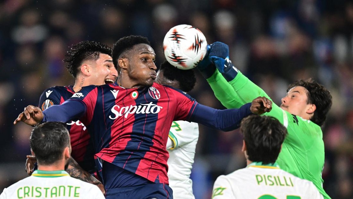 Bologna berimbang dengan AS Roma 1-1 di lanjutan Liga Europa. (Foto: REUTERS/Daniele Mascolo)