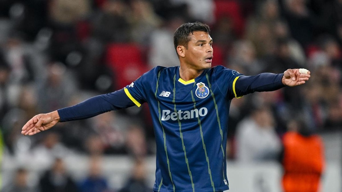 Thiago Silva debut di Liga Europa. (Foto: DeFodi Images via Getty Images/DeFodi Images)