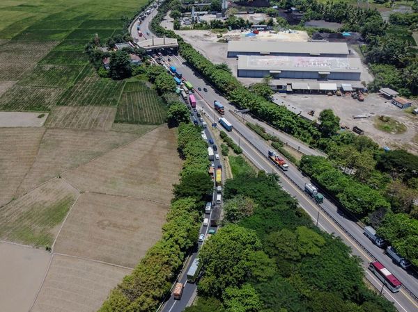 Truk Tak Boleh ke Merak, Dialihkan ke Pelabuhan Ciwandan