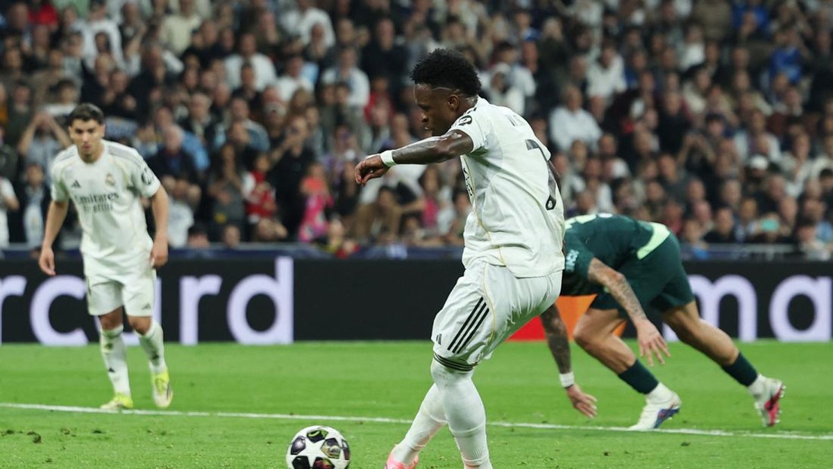 Vinicius Junior punya catatan penalti yang buruk. (REUTERS/Violeta Santos Moura)
