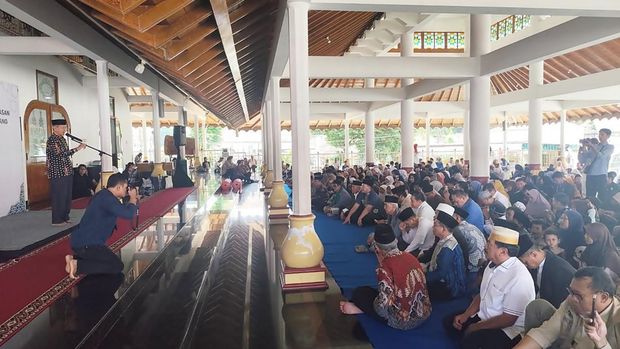 Acara di Masjid Agung Serang