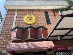 Viral karena Jargon Kocak, Burger Aldi Taher Kini Bisa Laku 400 Porsi Sehari!