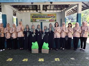 DWP Kemendagri Serahkan 120 Paket Sembako ke Korban Banjir Tangerang