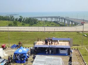Melihat Rest Area Pemudik di Industropolis Batang, View Lautnya Cakep!