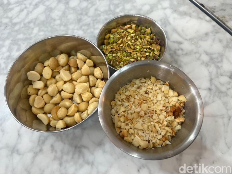 Macadamia sagu ala chef Yongki Gunawan