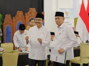 Mensos dan Wamensos Bayar Zakat Melalui Baznas di Istana