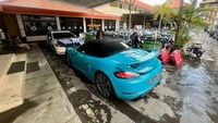 Bule Rusia Drift Mobil Porsche di Nusa Dua, Berurusan dengan Polisi Kemudian