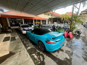 WNA Rusia Drift Mobil Porsche di Nusa Dua Berujung Ditilang Polisi