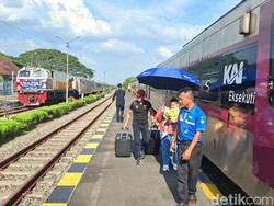 Sepekan Jelang Lebaran, Ratusan Pemudik Tiba di Stasiun Nganjuk-Kertosono