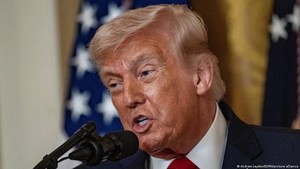 Perang Memanas, Trump Ancam Luluh Lantakkan Total Rezim Iran