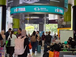Pemudik Mulai Padati Stasiun Gambir, Kursi Ruang Tunggu Hampir Penuh