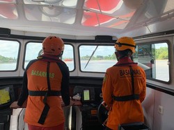 Kapal Tambang Pasir Terbalik di Sungai Kapuas, Dua ABK Hilang-Satu Tewas