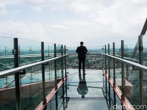 Spot Ngopi Mewah di Lantai 22 Trans Hotel Jakarta, View-nya Bikin Sulit Beranjak