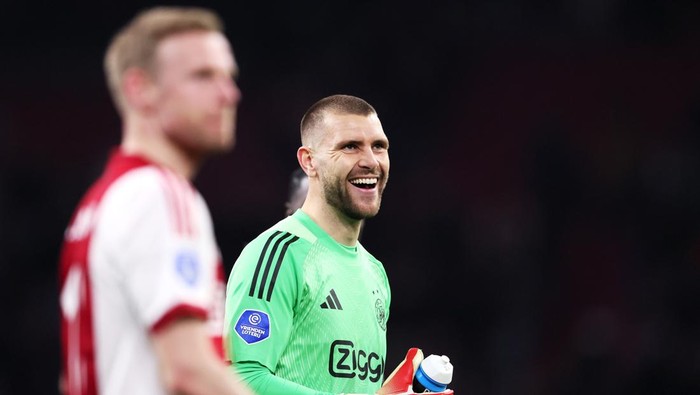 AMSTERDAM, NETHERLANDS - MARCH 14: Maarten Paes of Ajax celebrates the victory  during the Dutch Eredivisie  match between Ajax v Sparta at the Johan Cruijff Arena on March 14, 2026 in Amsterdam Netherlands (Photo by Rico Brouwer/Soccrates/Getty Imag