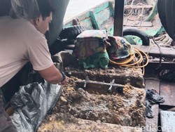 Jam Tiga Dini Hari, Komplotan Nelayan Preteli Besi Jembatan Suramadu