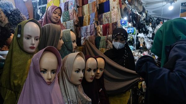 Berburu Busana Muslim di Pasar Johar Jelang Lebaran