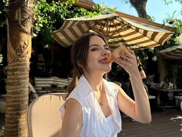 Momen Chelsea Agatha Kulineran Cicip Mushroom Ragout hingga Pizza