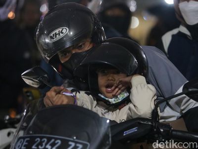 Ekspresi Anak-anak Ikut Mudik Naik Motor