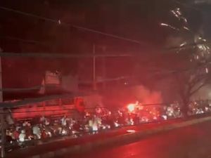 Viral Konvoi Pemotor Nyalakan Flare-Petasan di Lingkar Kaliwungu Kendal