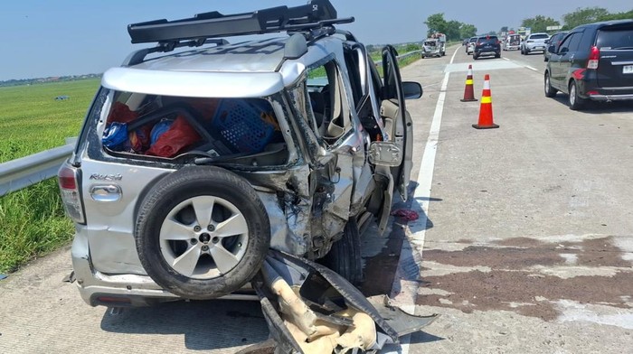 Sejumlah kendaraan pemudik terlibat kecelakaan di ruas jalan tol hingga di ruas jalur Pantura Jawa Tengah (Jateng), Minggu (15/3/2026).