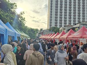 War Takjil Seru di Patra Kukusan Depok, Pemburunya Para Mahasiswa