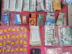 Polda Metro Ungkap Penjualan Ribuan Obat Keras Berkedok Toko Pulsa-Sembako