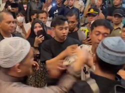 Massa FPI Nyaris Bentrok dengan Pengelola Kafe di Sampang gegara Musik