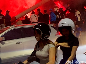 Langit Merah Bandung dan Harapan Persib Kembali Juara