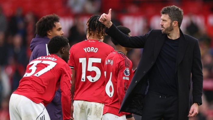 Michael Carrick masih 100 persen di kandang selama menangani Manchester United dalam dua periode.