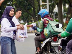 Aksi Berbagi Takjil Gratis di Bulan Ramadan Penuh Berkah