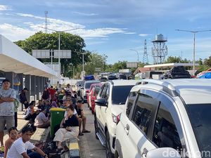 Ribuan Pemudik Padati Pelabuhan Tanjung Kalian Bangka Barat