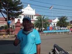 Asa Porter Stasiun Cirebon Jemput Rezeki Mudik Lebaran