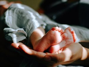 Bayi Baru Lahir Wajib Zakat Fitrah atau Tidak? Ini Hukum dan Besarannya