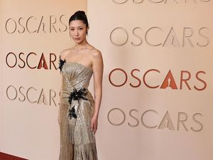 Foto: Jessica Buckley Hingga Ejae, Ini 10 Artis Berbusana Terbaik Oscars 2026