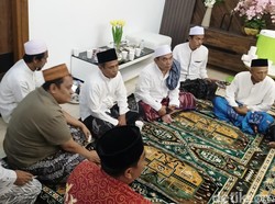 Haji Her Sultan Madura Gelontorkan Zakat Rp 45 Miliar