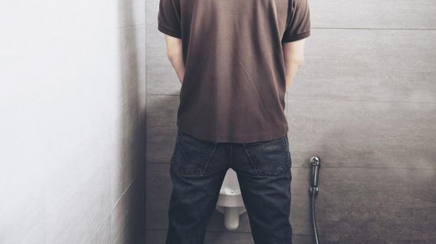 Ilustrasi buang air kecil. (Dok. Freepik)