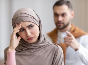 Suami Diam-diam Beri Uang ke Orang Tua Tanpa Izin Istri, Bagaimana Hukumnya?