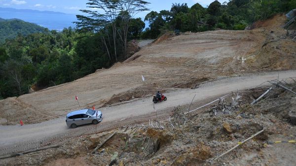 Jalan Longsor Tapanuli Tengah Belum Bisa Dilalui Pemudik Lebaran