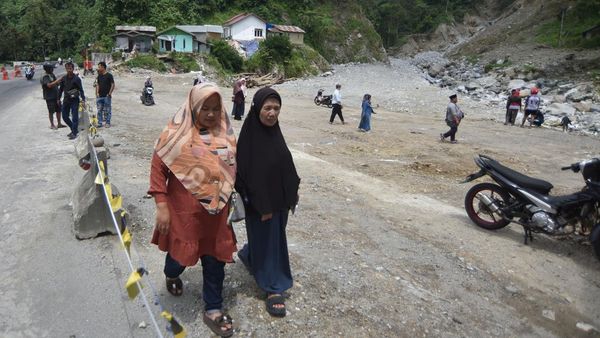 Jelang Lebaran, Penyintas Longsor Padang Panjang Kembali Cari Keluarga Hilang