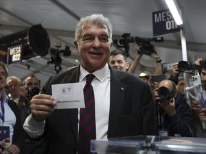 Laporta Masih Akan Pimpin Barcelona, Langsung Sebut-sebut Lionel Messi