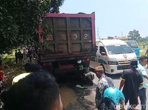 Dosen di Pasuruan Tewas Usai Tabrak Truk Parkir Sembarangan