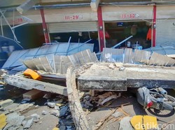 Jabar Hari Ini: Ambruknya Atap Pasar Sehat Soreang Tewaskan Satu Warga